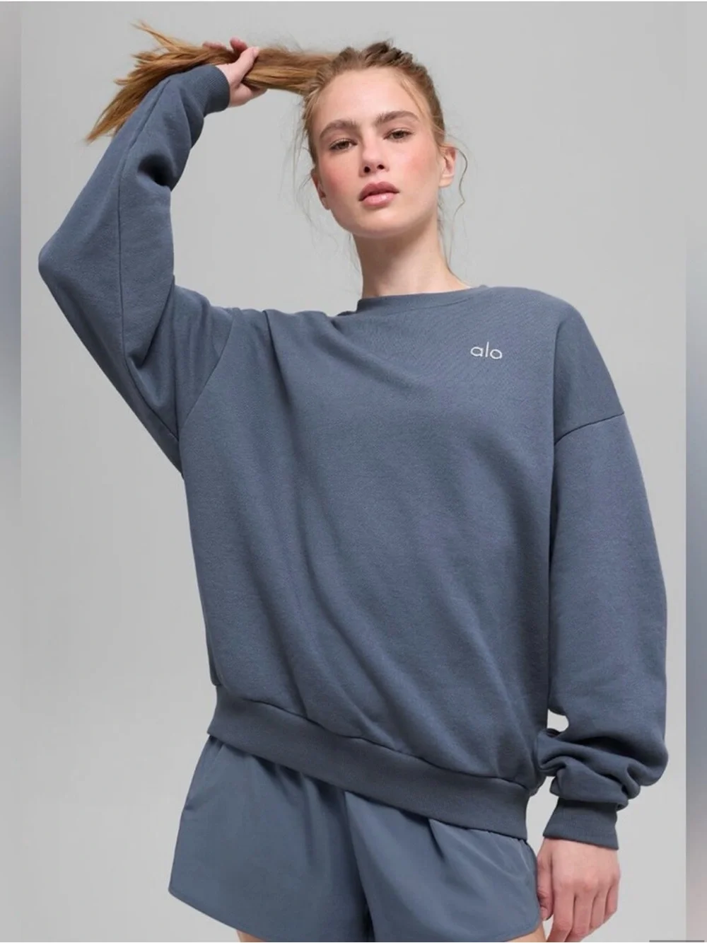 ALO Yoga Accolade Crewneck Sweatshirt in Bluestone